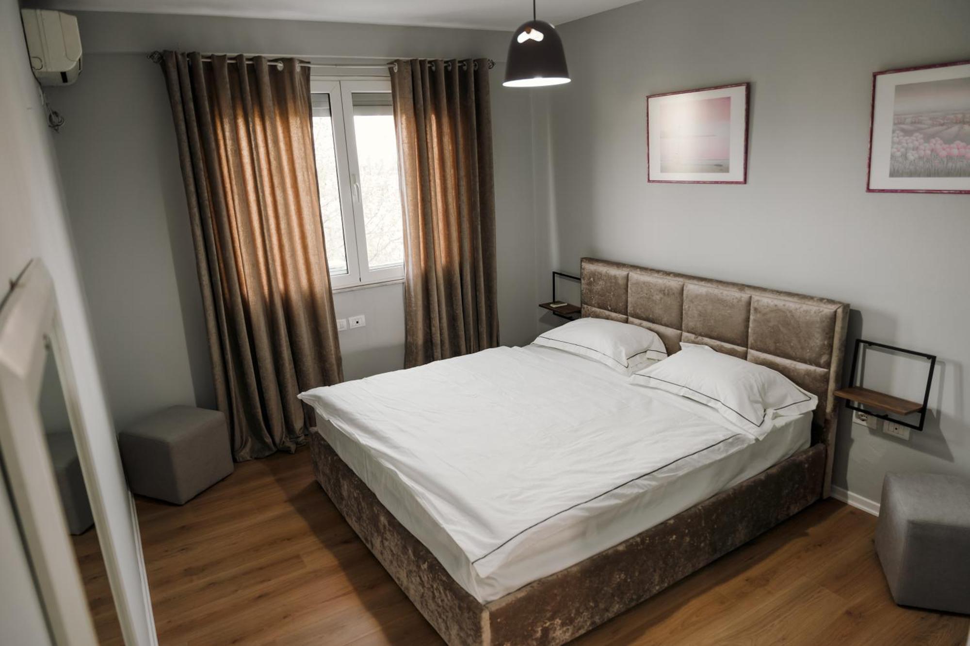 Urban Hotel Tiranë Luaran gambar